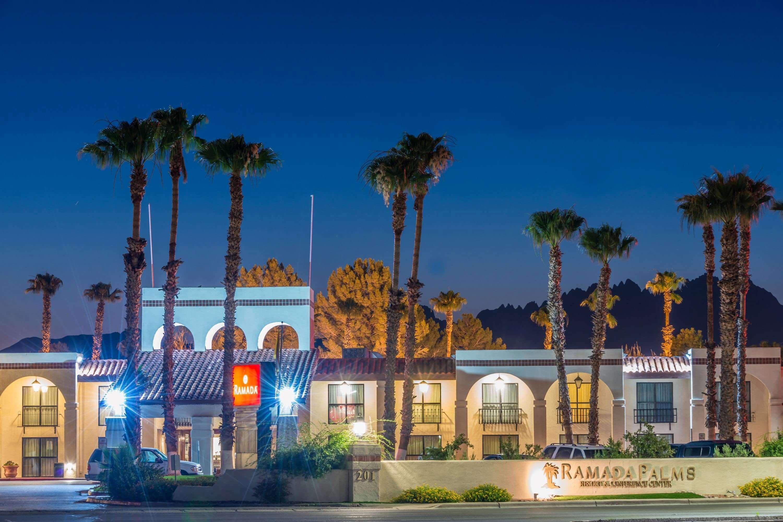 Ramada By Wyndham Las Cruces Hotel & Conference Center Buitenkant foto