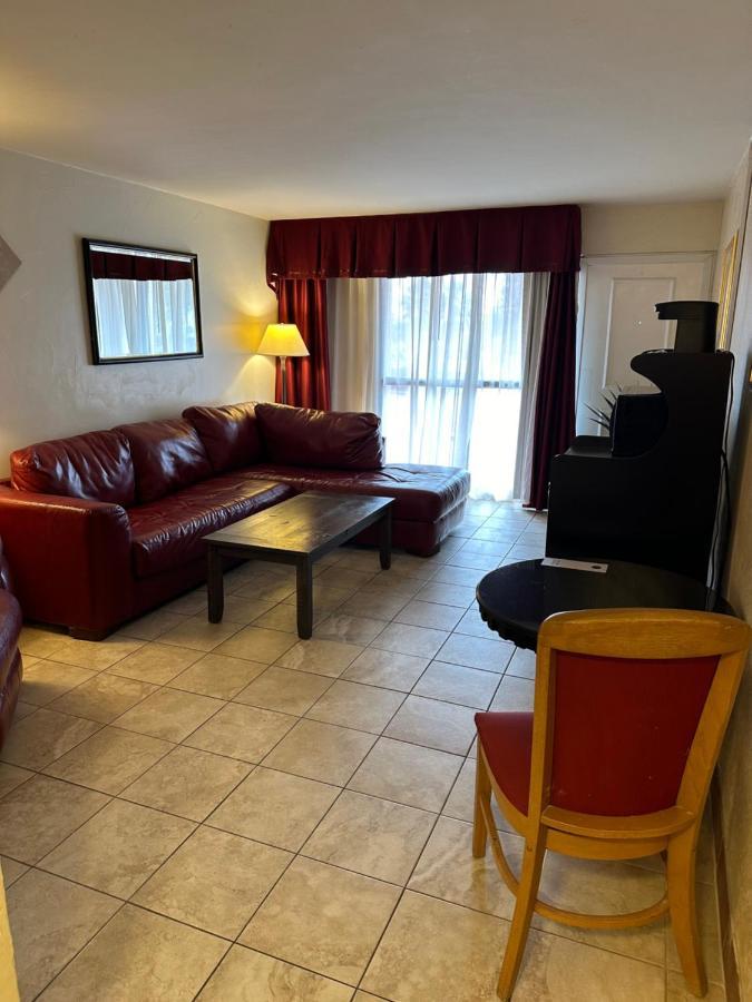Ramada By Wyndham Las Cruces Hotel & Conference Center Buitenkant foto