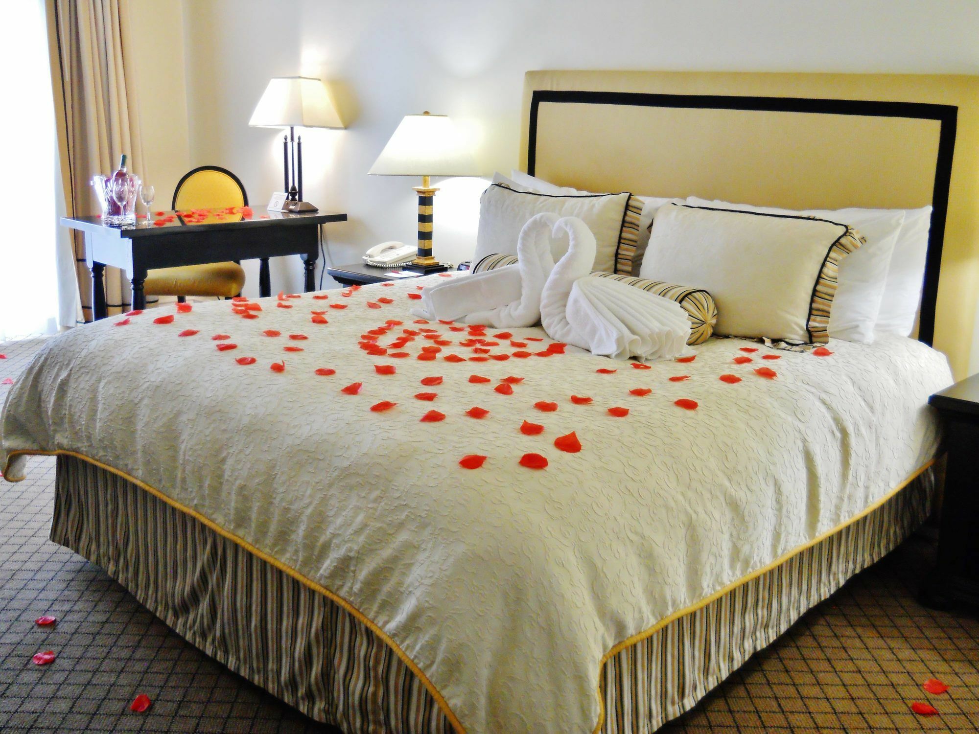 Ramada By Wyndham Las Cruces Hotel & Conference Center Buitenkant foto
