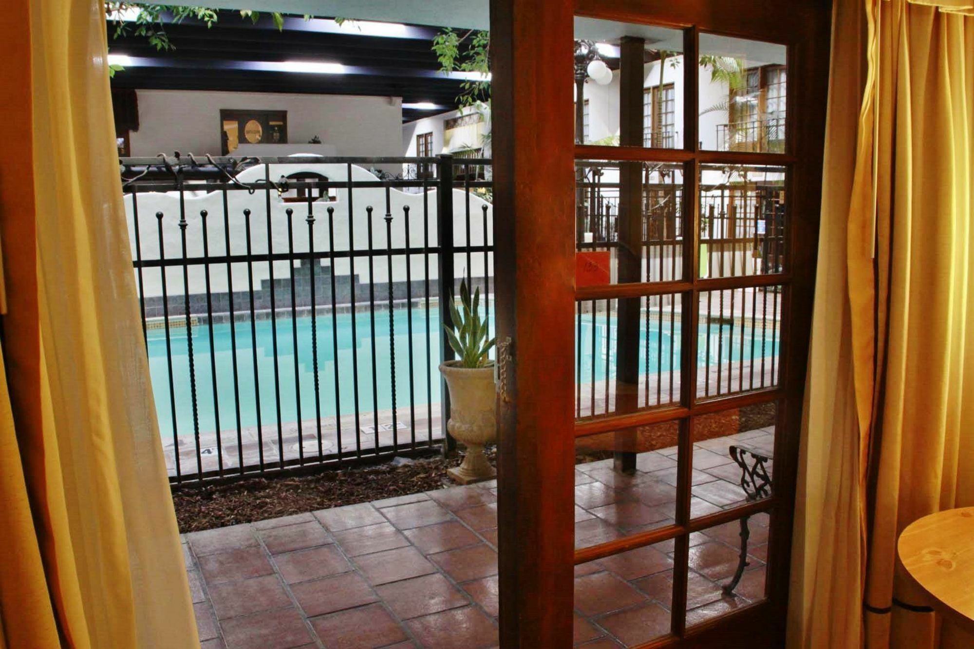 Ramada By Wyndham Las Cruces Hotel & Conference Center Buitenkant foto
